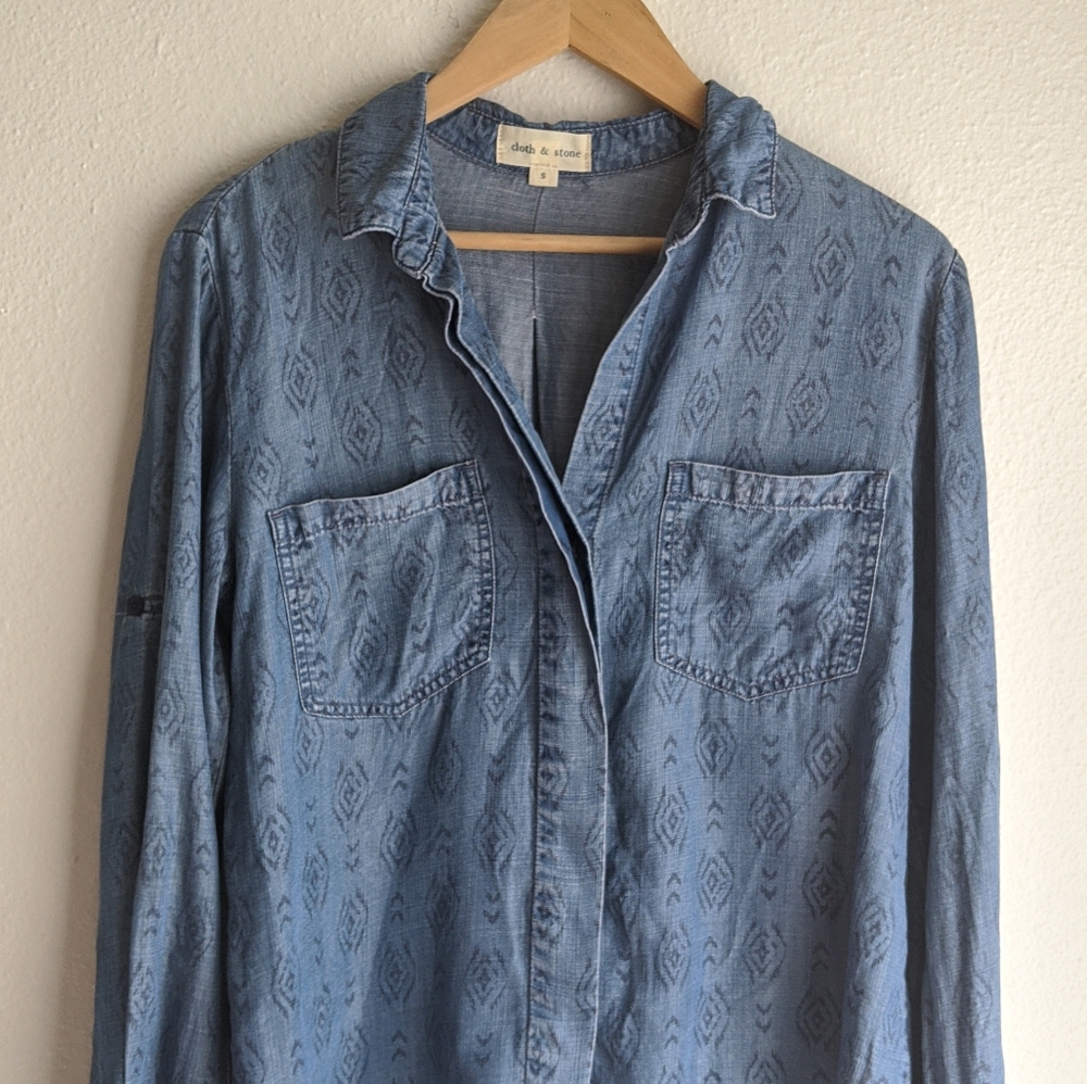Cloth & Stone Printed Split Back Buttondown - image 2